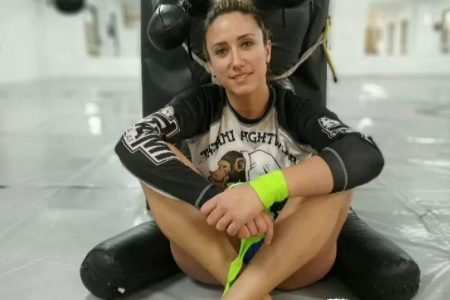 Yohanna Alonso campeona del Mundo de Muay Thai pelea contra el cáncer.