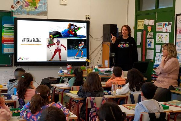 Charla en el CEIP San Sebastián. Pilar Calvo e InspiringGirls